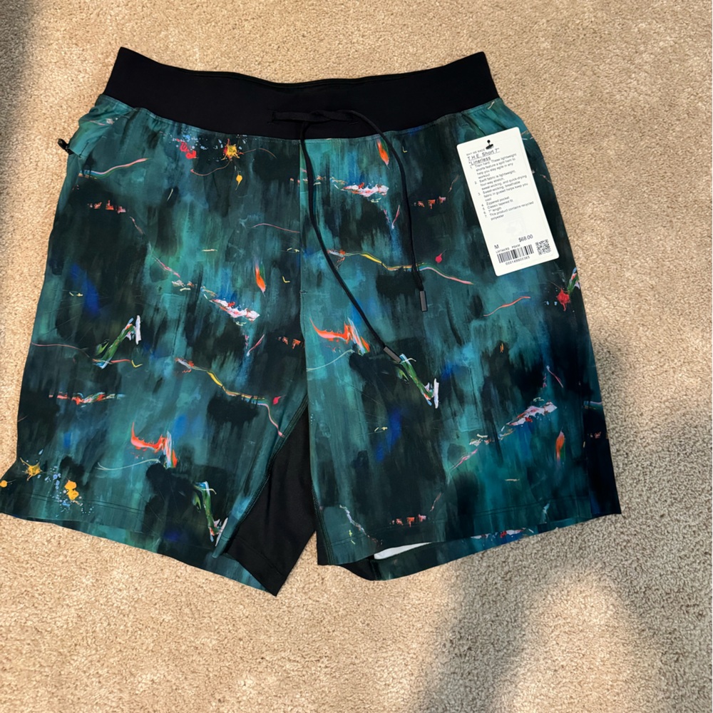 Nwt lululemon shorts black and green